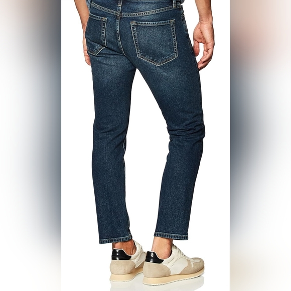 Amazon Essentials Men's Slim-Fit Stretch Jeans - Dark Wash, 28W x 30L - Picture 2 of 7